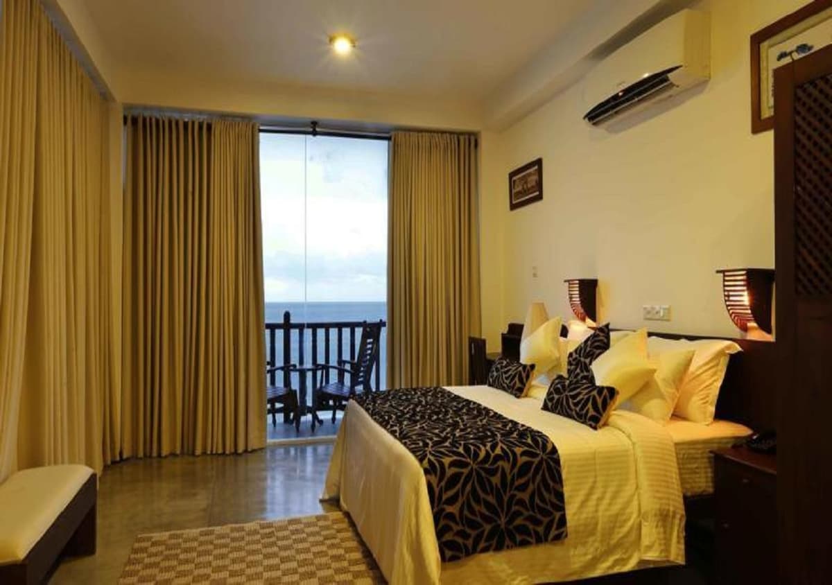 Deluxe Sea-View Room with Balcony at Rock Fort Beach Resort Unawatuna